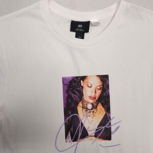 H&M AAliyah Band Crew Neck Graphic T Shirt Mens Size Small S White